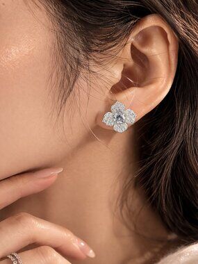 Elegant 3D Cubic Zirconia Flower Petal Stud Earrings Bling Silver Toned New